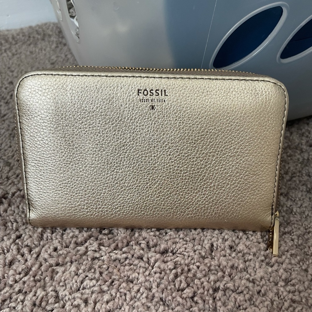 NWOT Fossil Wallet